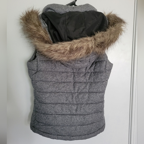 Banana Republic Vest Quilted Faux Fur Hood XS Women's - Picture 3 of 8